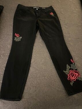Code Bleu Embroidered Dusty Black Denim BOHO Size 12 Straight Leg Jeans